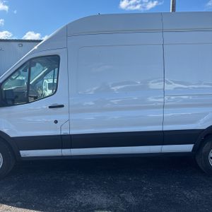 FORD TRANSIT 250 - 4