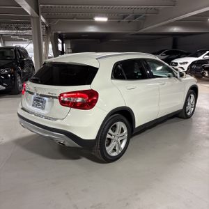 MERCEDES-BENZ GLA - 8