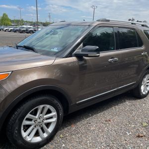 FORD EXPLORER XLT - 2