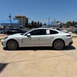 PORSCHE PANAMERA - 3