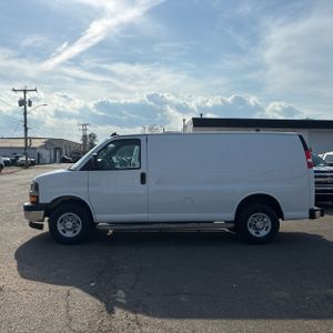 CHEVROLET EXPRESS 2500 - 3