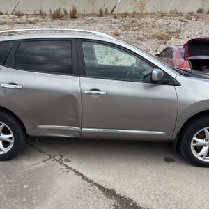 2011 Nissan ROGUE SV — миниатюра 11