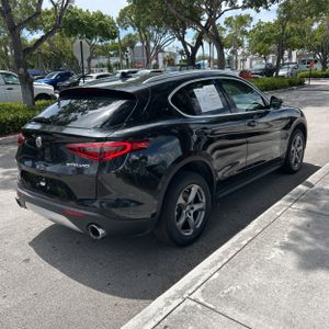 صورة 8 لـ 2021 ALFA Romeo STELVIO SPRINT