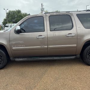 CHEVROLET SUBURBAN LTZ - 4