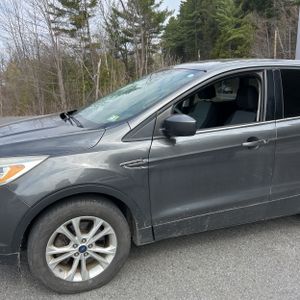 FORD ESCAPE SE - 2