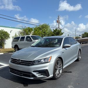 صورة 1 لـ 2018 Volkswagen PASSAT 2.0T R-LINE