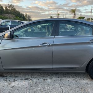 HYUNDAI SONATA GLS - 4