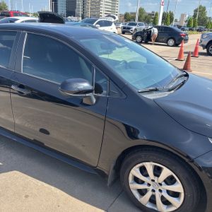 صورة مصغرة 13 لـ 2025 Toyota COROLLA LE