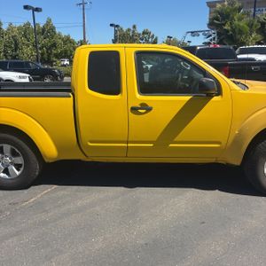 2012 Nissan FRONTIER SV — миниатюра 11