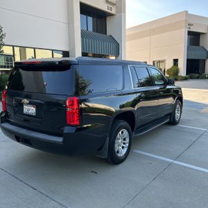 CHEVROLET SUBURBAN LS - 8