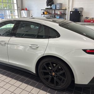 PORSCHE PANAMERA 4 - 5