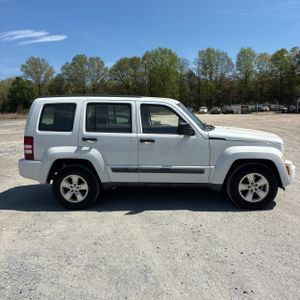 JEEP LIBERTY SPORT - 10