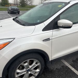 FORD ESCAPE TITANIUM - 2