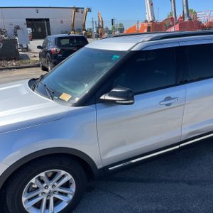 FORD EXPLORER XLT - 2