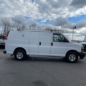 CHEVROLET EXPRESS 2500 - 10