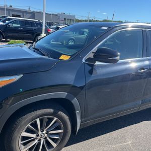 2018 Toyota HIGHLANDER XLE — фото 2