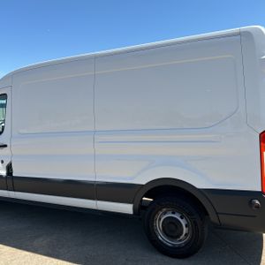 FORD TRANSIT 150 - 6