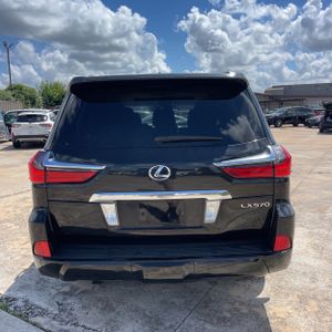 صورة 7 لـ 2017 Lexus LX 570 BASE
