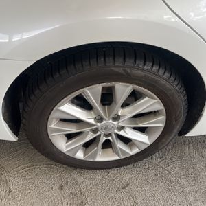 صورة مصغرة 19 لـ 2013 Lexus ES 300H BASE