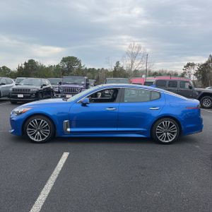 KIA STINGER PREMIUM - 3