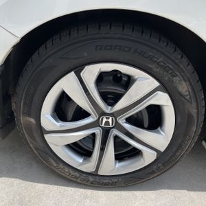 2018 Honda CIVIC LX — миниатюра 19