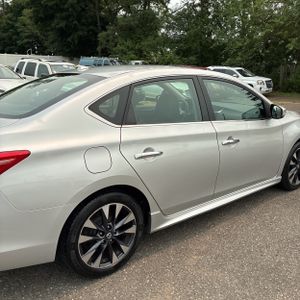 2016 Nissan SENTRA SR photo 9