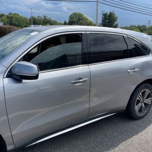 2017 Acura MDX SH-AWD photo 4