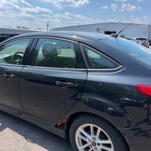 FORD FOCUS SE - 6