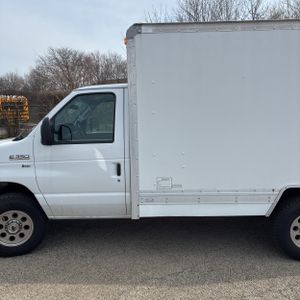 FORD E-350 CUTAWAY - 4