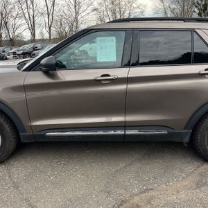 FORD EXPLORER XLT - 4