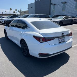 LEXUS ES 300H F SPORT HANDLING - 5