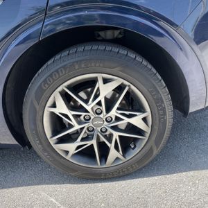 2022 Genesis GV70 2.5T STANDARD thumbnail 18