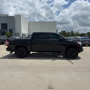 TOYOTA TUNDRA - 10