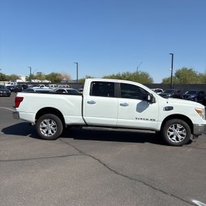 صورة 10 لـ 2017 Nissan TITAN XD SV DIESEL