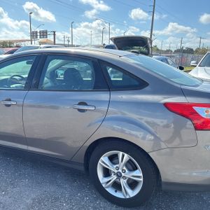 FORD FOCUS SE - 6