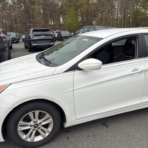 HYUNDAI SONATA GLS - 2