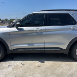 FORD EXPLORER XLT - 4