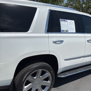 CADILLAC ESCALADE LUXURY - 9