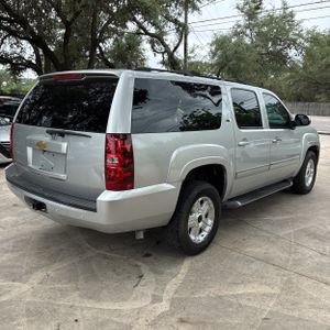 CHEVROLET SUBURBAN LT - 8