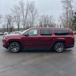 Jeep Wagoneer L Series II - 3