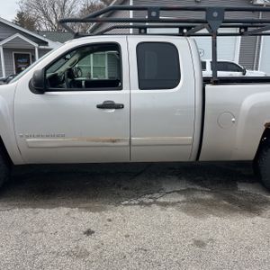 Chevrolet Silverado 1500 Work Truck - 4