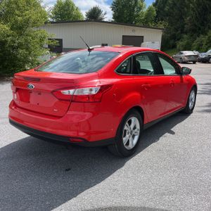 FORD FOCUS SE - 8
