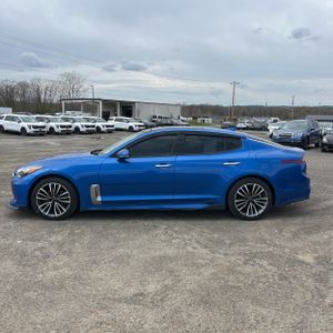 KIA STINGER PREMIUM - 3