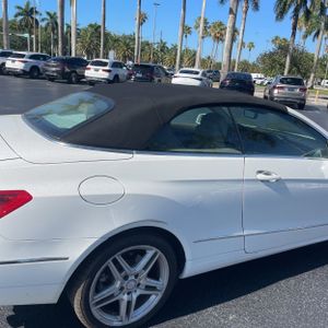 MERCEDES-BENZ E-CLASS - 9