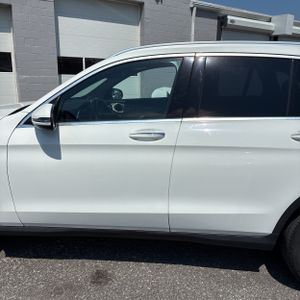 MERCEDES-BENZ GLC - 4