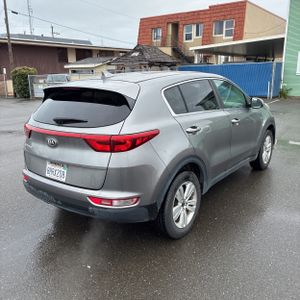 KIA SPORTAGE LX - 8
