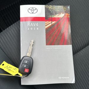 2018 Toyota RAV4 LE — фото 51