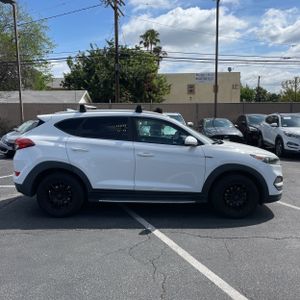 HYUNDAI TUCSON SEL - 10