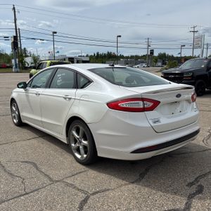 FORD FUSION SE - 3