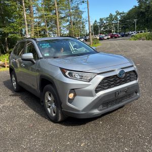2019 Toyota RAV4 HYBRID XLE — фото 12
